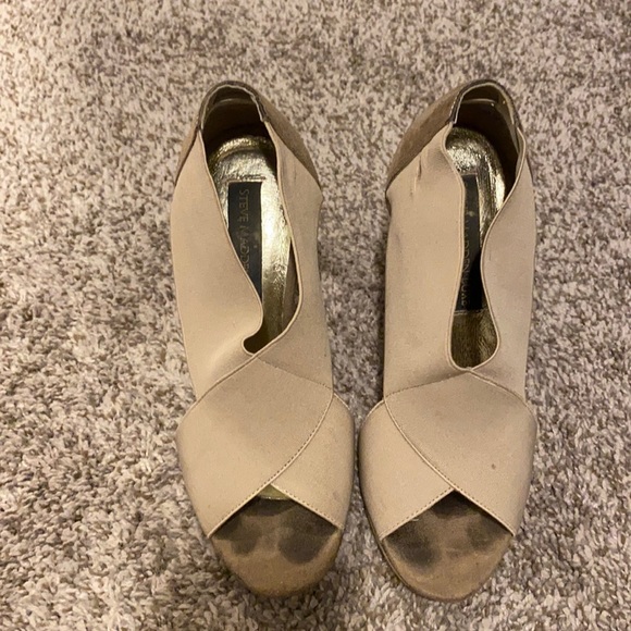 Steve Madden tan sandals - Picture 1 of 3